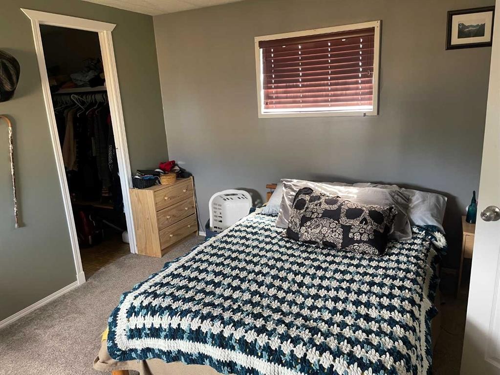 39 Southridge Crescent, Didsbury, AB - Indoor Photo Showing Bedroom