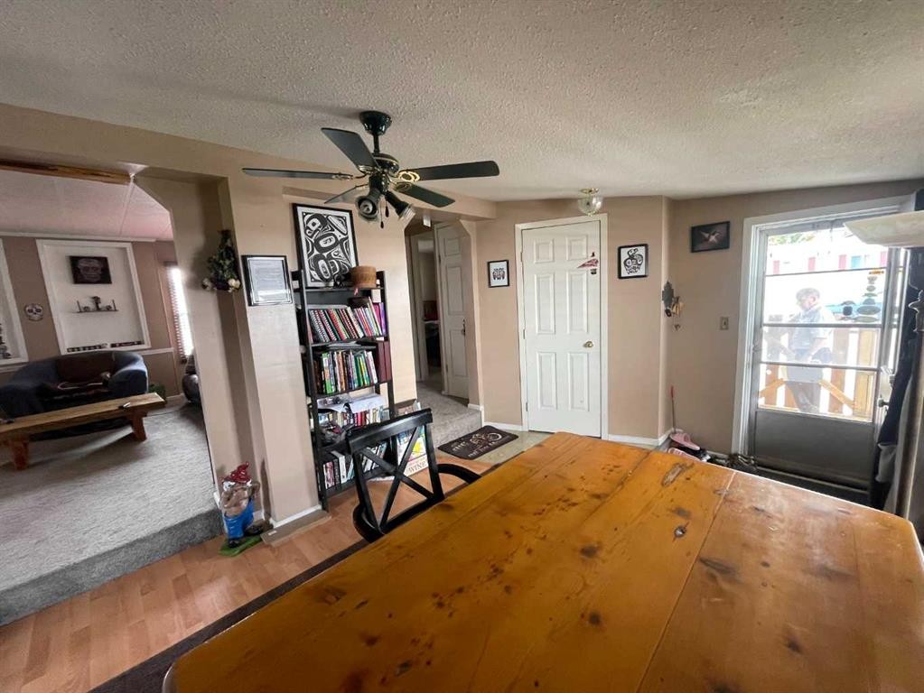 39 Southridge Crescent, Didsbury, AB - Indoor Photo Showing Other Room