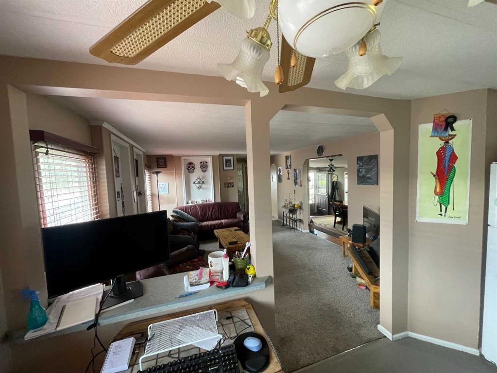 39 Southridge Crescent, Didsbury, AB - Indoor
