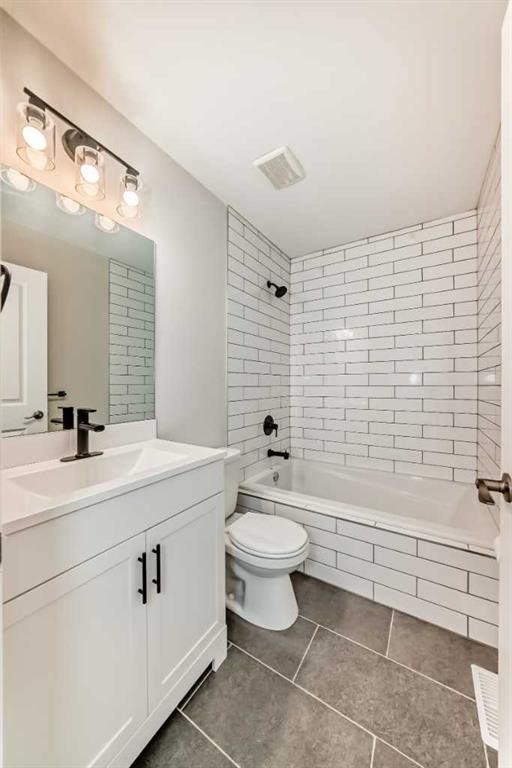 5173 Whitestone Road Ne, Calgary, AB - Indoor Photo Showing Bathroom