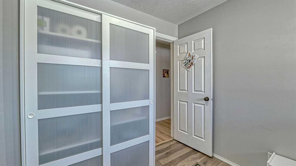 64 Midglen Drive Se, Calgary, AB - Indoor Photo Showing Other Room