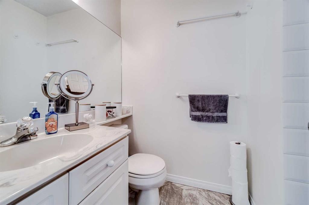 239 Arbour Wood Close Nw, Calgary, AB - Indoor Photo Showing Bathroom