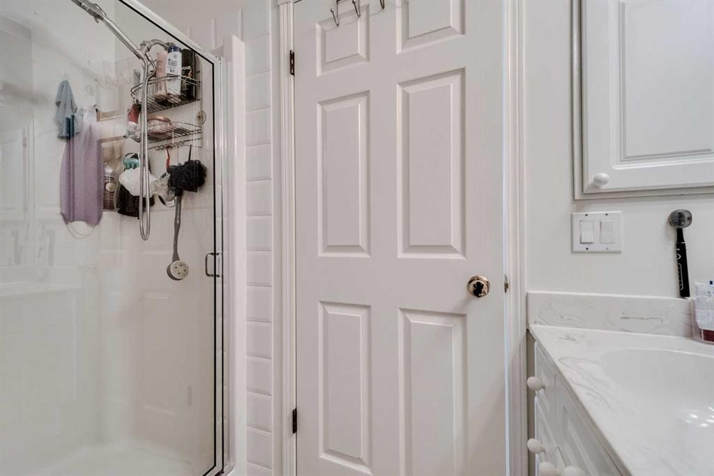 239 Arbour Wood Close Nw, Calgary, AB - Indoor Photo Showing Bathroom