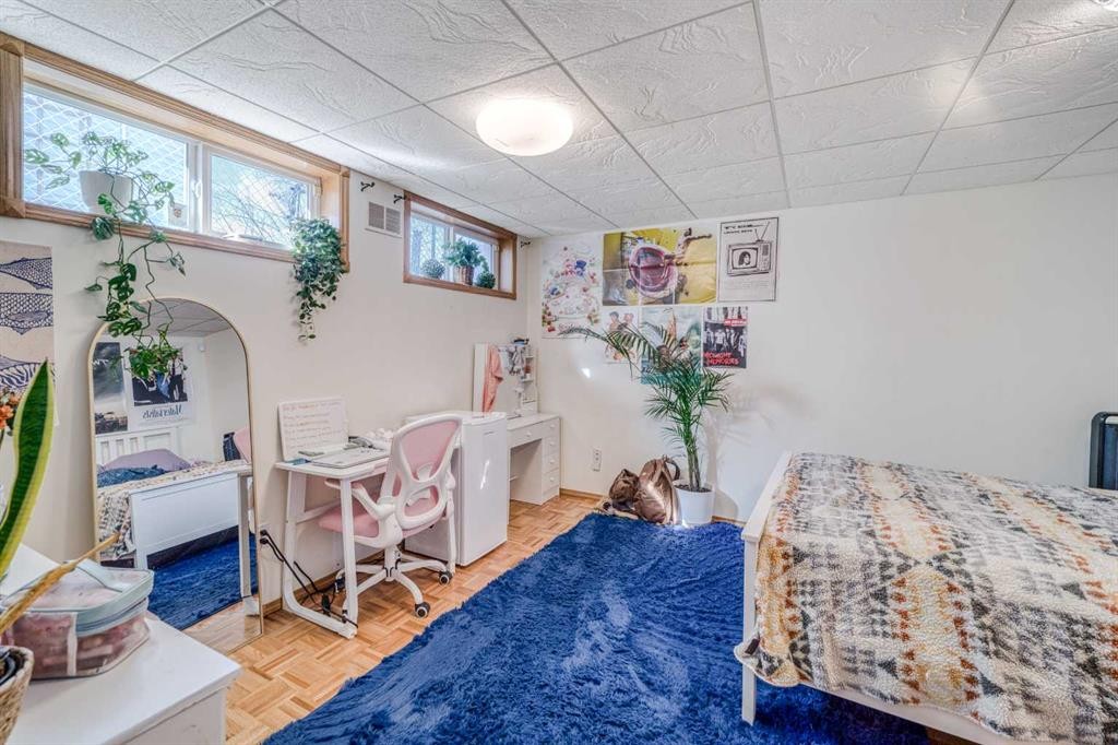 239 Arbour Wood Close Nw, Calgary, AB - Indoor Photo Showing Other Room