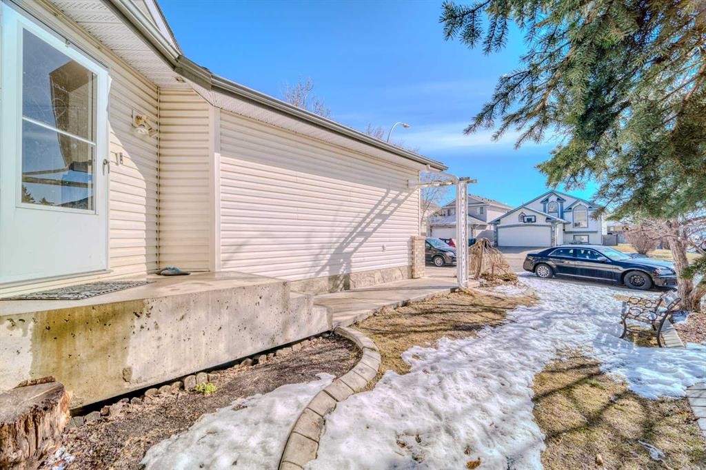 239 Arbour Wood Close Nw, Calgary, AB - Outdoor