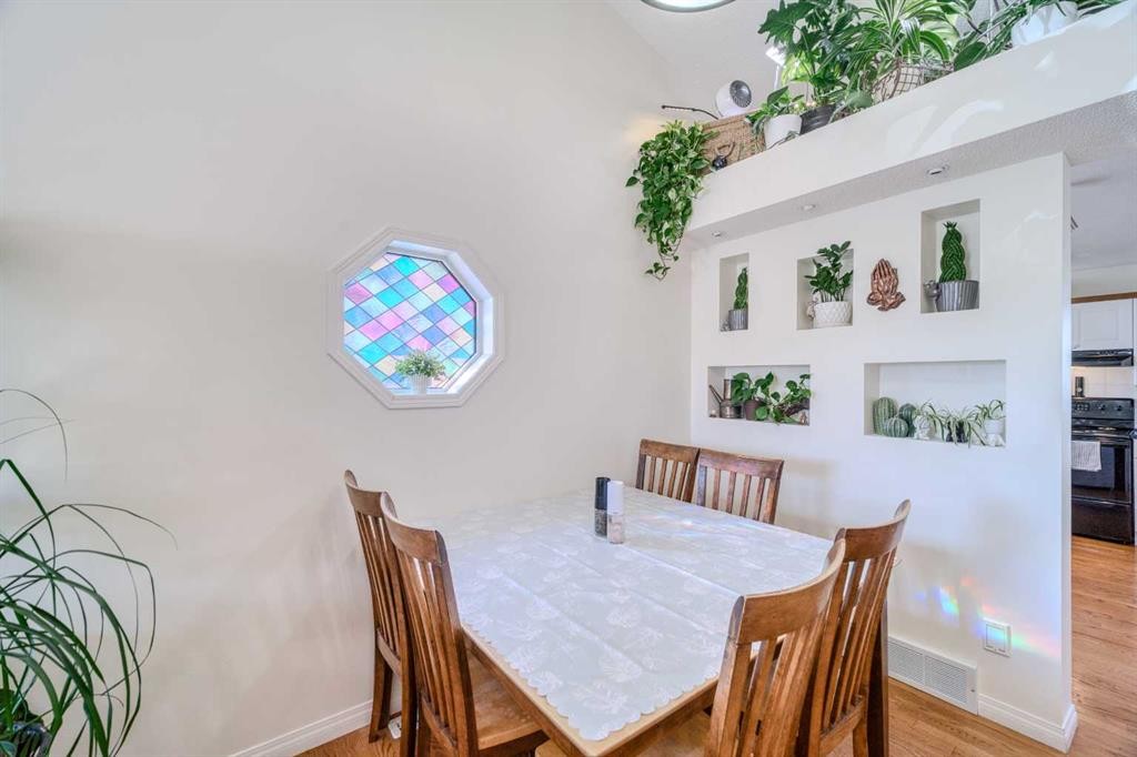 239 Arbour Wood Close Nw, Calgary, AB - Indoor Photo Showing Dining Room
