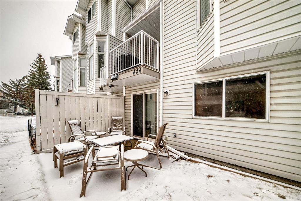 424 Hawkstone Manor Nw, Calgary, AB - Outdoor