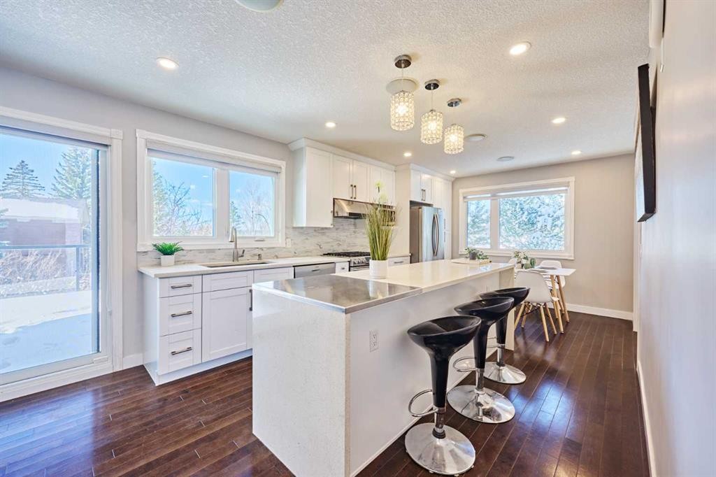 103 Pump Hill Road Sw, Calgary, AB - Indoor Photo Showing Kitchen With Upgraded Kitchen