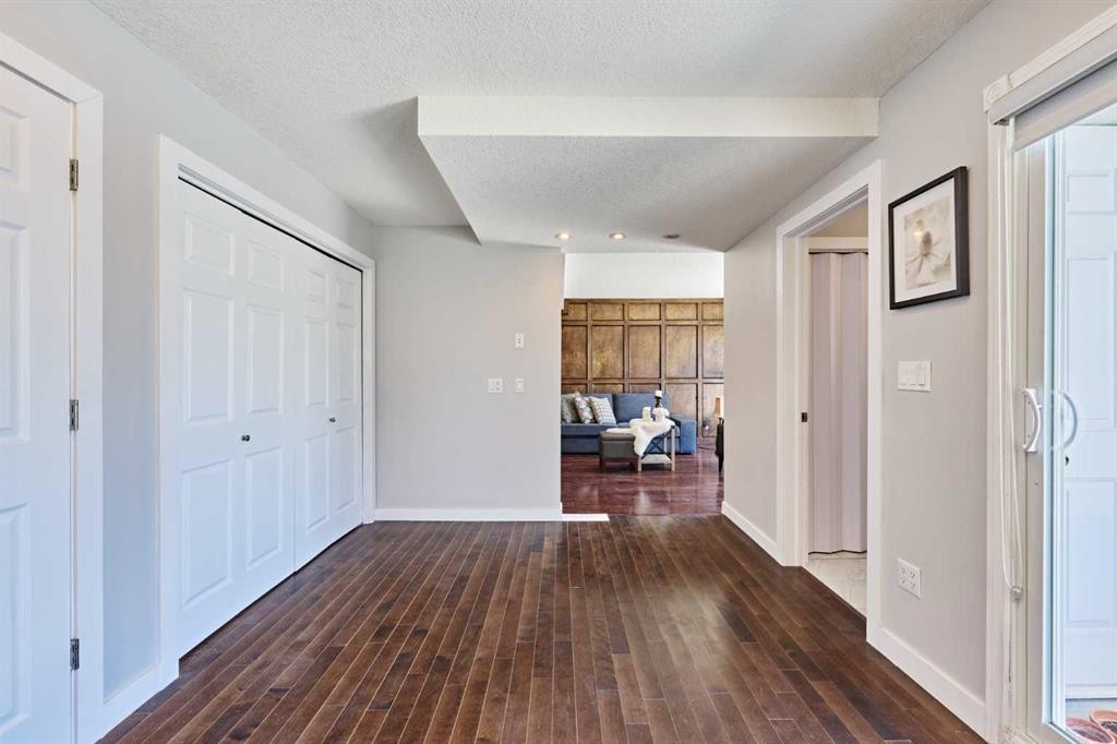 103 Pump Hill Road Sw, Calgary, AB - Indoor Photo Showing Other Room