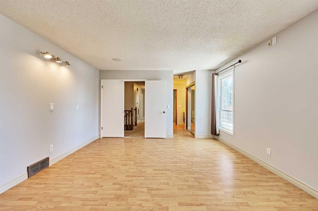 103 Pump Hill Road Sw, Calgary, AB - Indoor Photo Showing Other Room