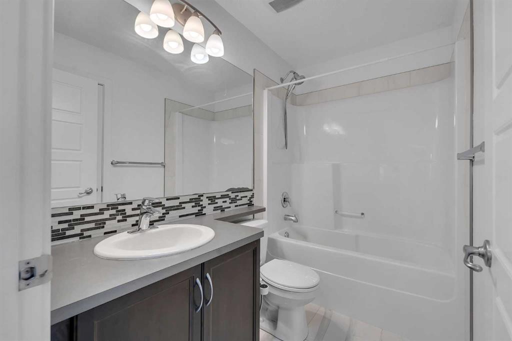 9 Redstone Common Ne, Calgary, AB - Indoor Photo Showing Bathroom