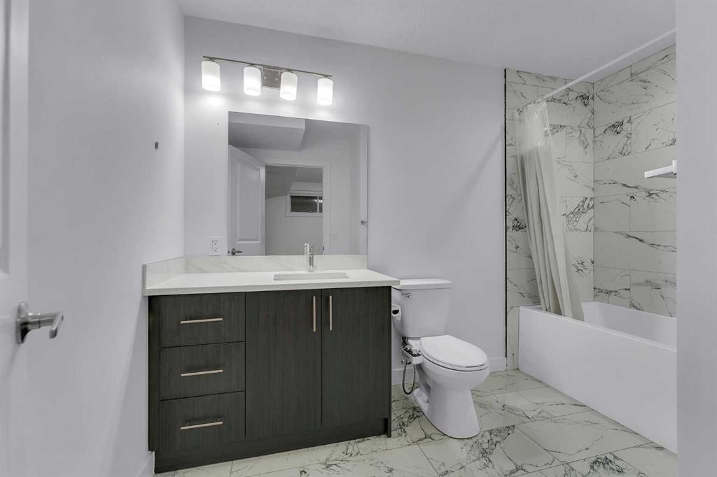 9 Redstone Common Ne, Calgary, AB - Indoor Photo Showing Bathroom