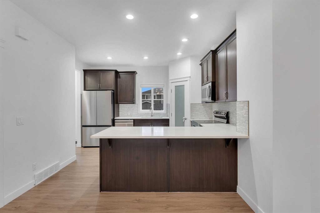 9 Redstone Common Ne, Calgary, AB - Indoor Photo Showing Kitchen