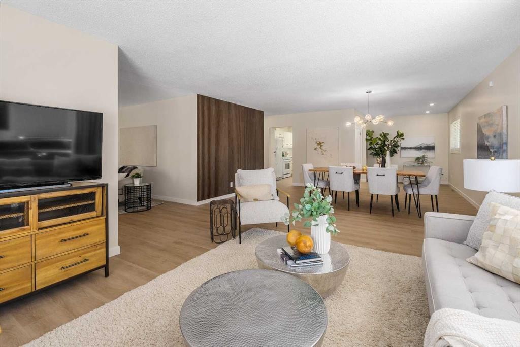487 Arlington Drive Se, Calgary, AB - Indoor Photo Showing Living Room
