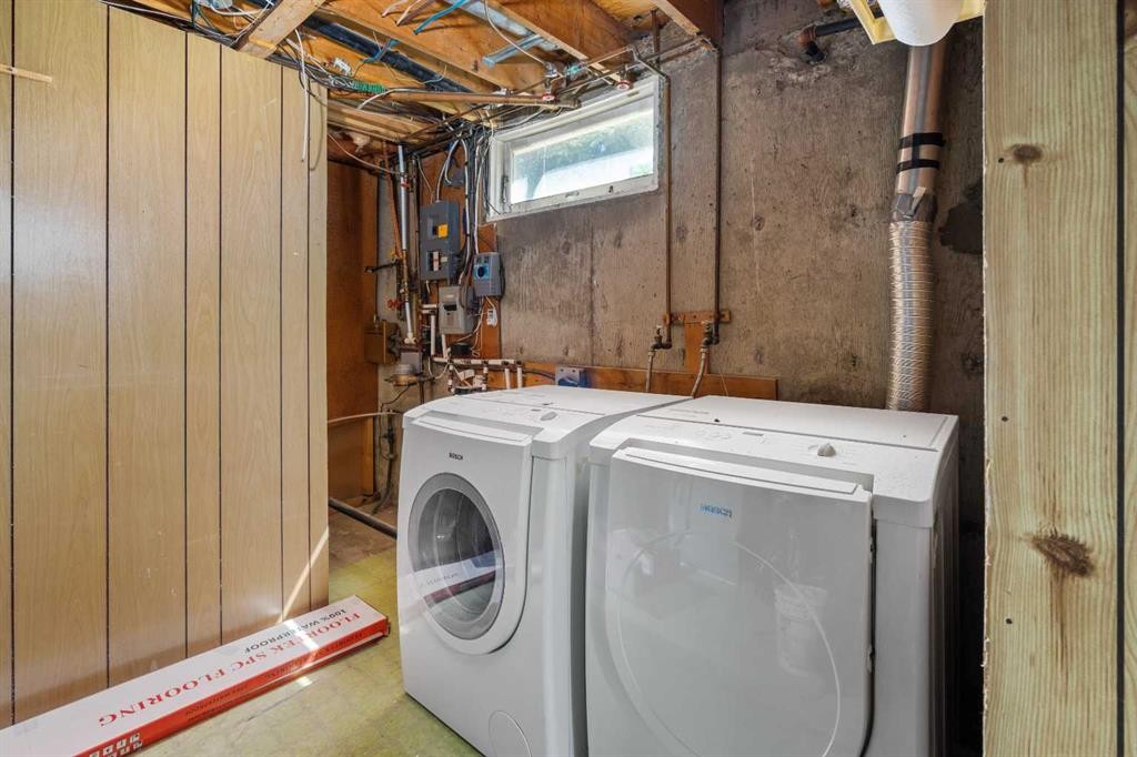 487 Arlington Drive Se, Calgary, AB - Indoor Photo Showing Laundry Room