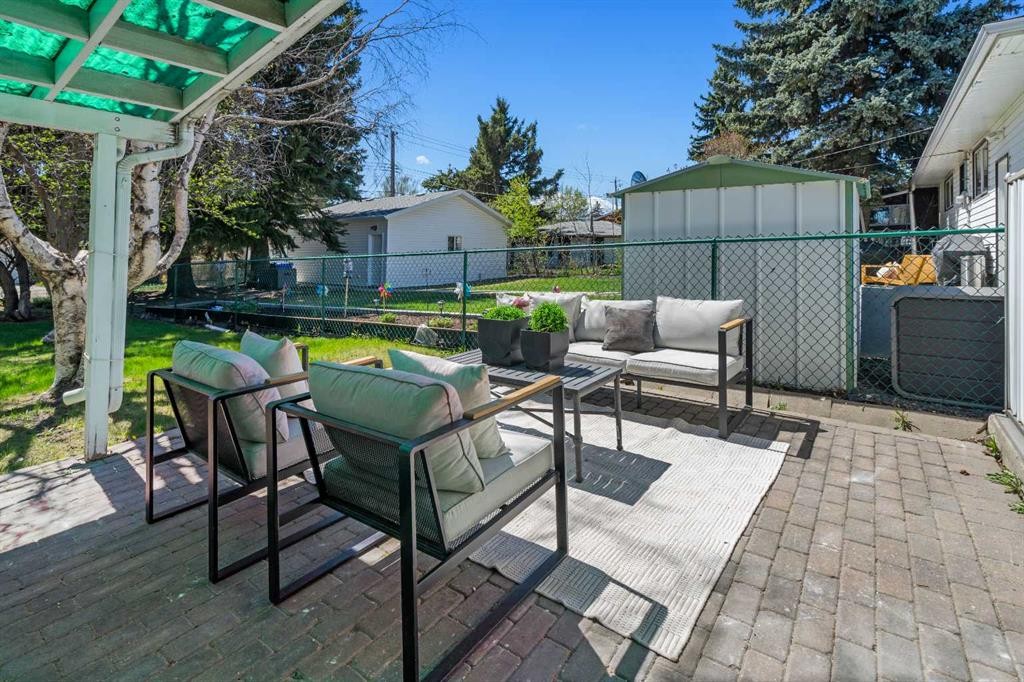 487 Arlington Drive Se, Calgary, AB - Outdoor With Deck Patio Veranda With Exterior