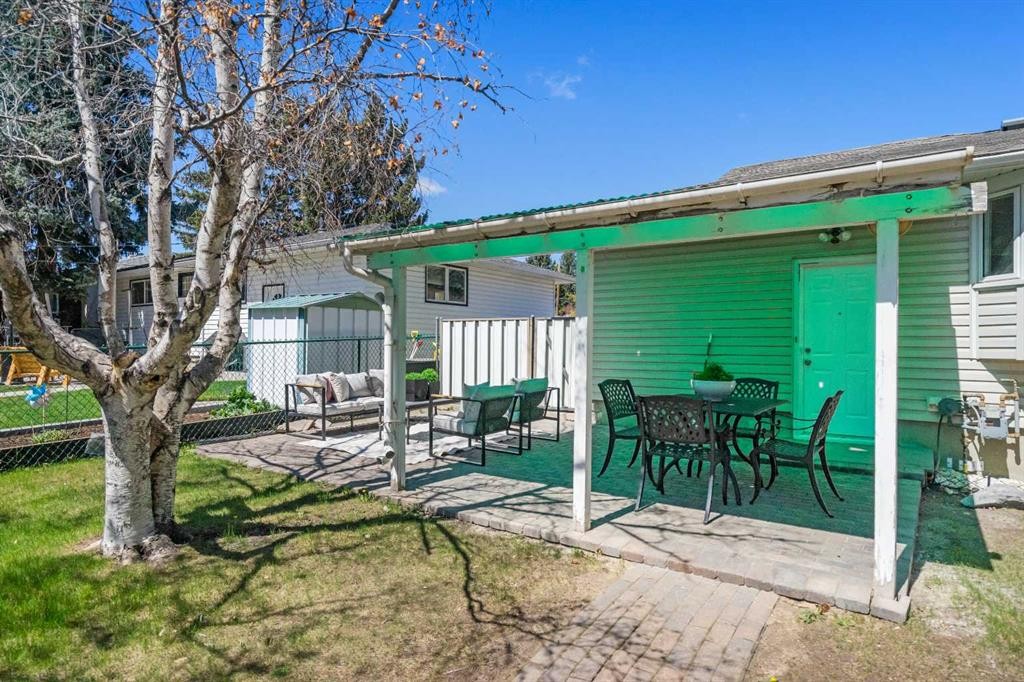 487 Arlington Drive Se, Calgary, AB - Outdoor With Deck Patio Veranda