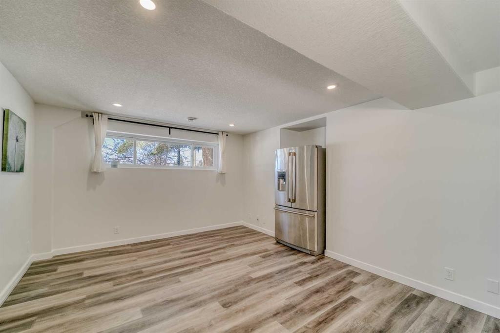 112 Edgedale Way, Calgary, AB - Indoor Photo Showing Other Room