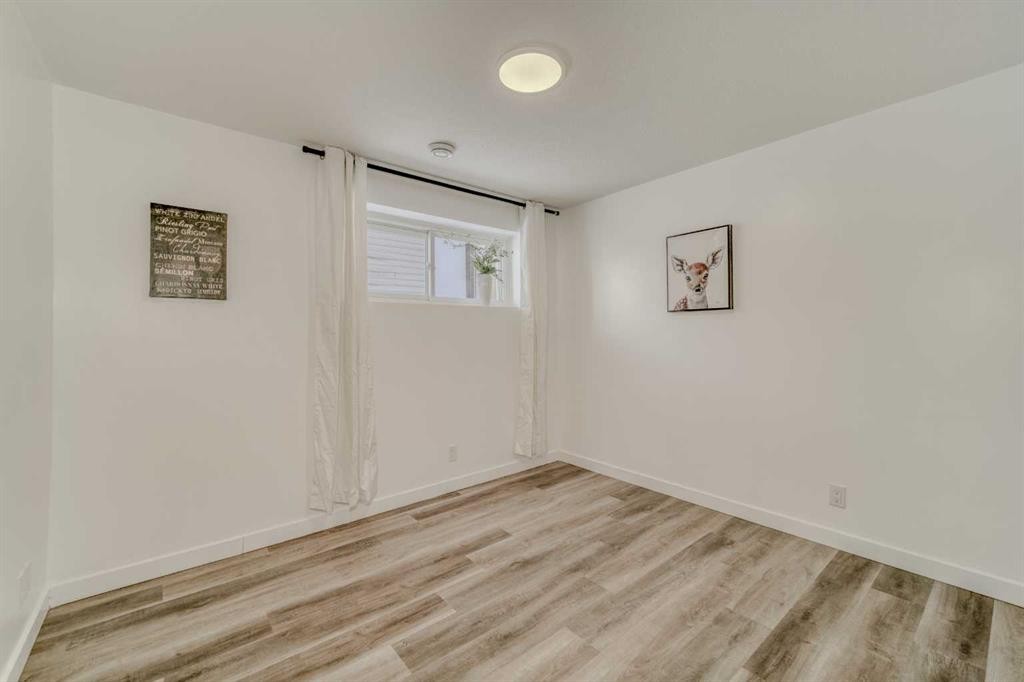 112 Edgedale Way, Calgary, AB - Indoor Photo Showing Other Room