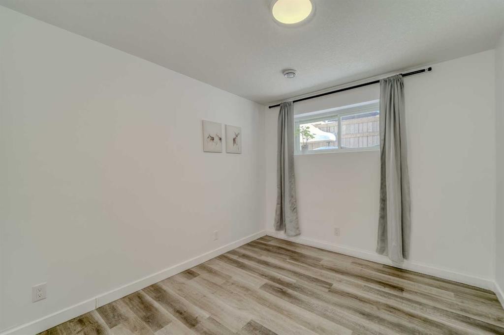 112 Edgedale Way, Calgary, AB - Indoor Photo Showing Other Room