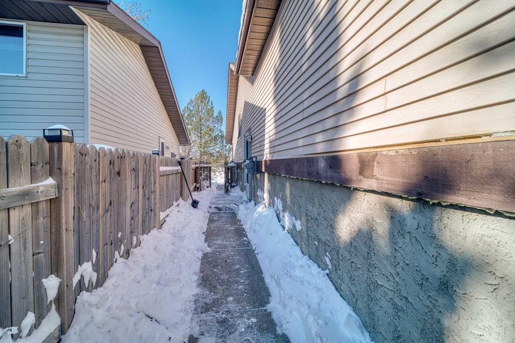 112 Edgedale Way, Calgary, AB - Outdoor