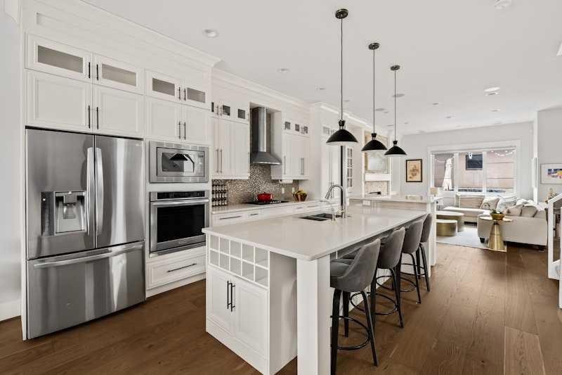3917 16 Street Sw, Calgary, AB - Indoor Photo Showing Kitchen With Double Sink With Upgraded Kitchen