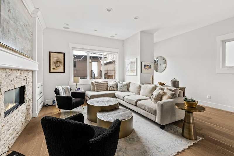 3917 16 Street Sw, Calgary, AB - Indoor Photo Showing Living Room With Fireplace