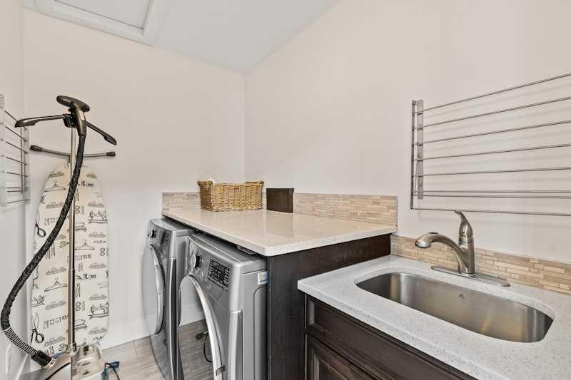 3917 16 Street Sw, Calgary, AB - Indoor Photo Showing Laundry Room