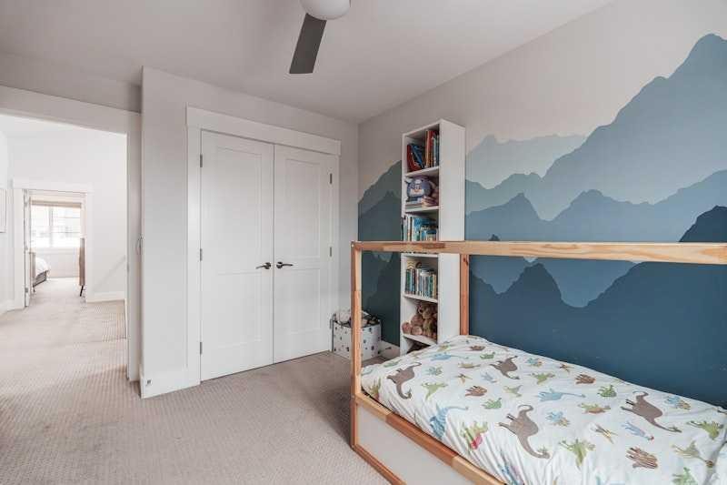 3917 16 Street Sw, Calgary, AB - Indoor Photo Showing Bedroom