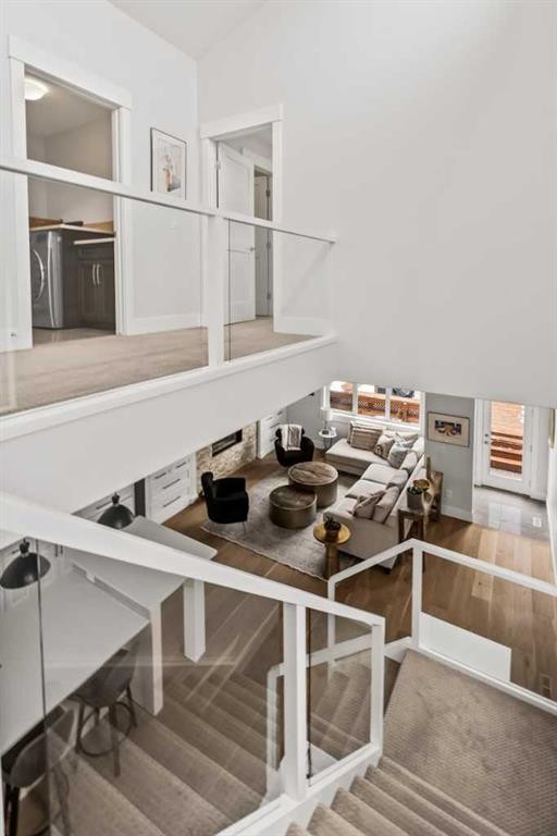 3917 16 Street Sw, Calgary, AB - Indoor