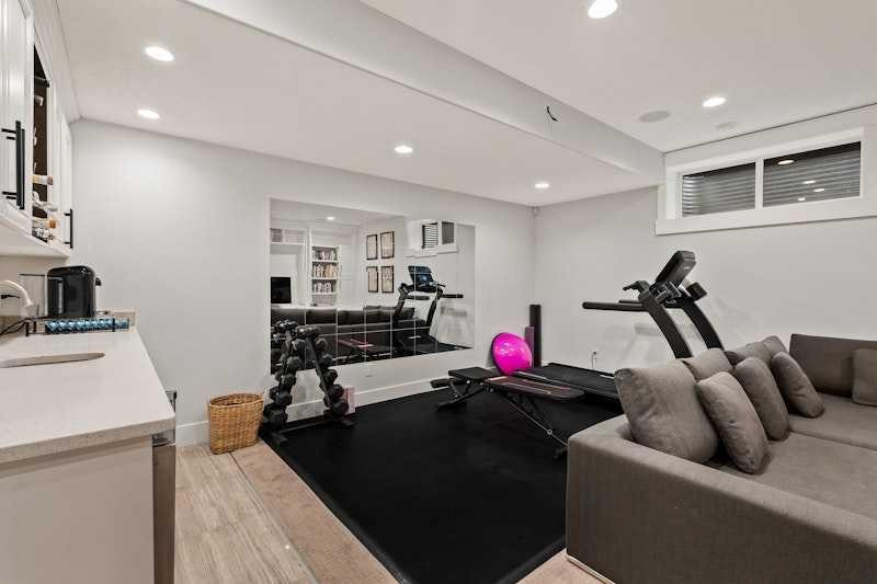 3917 16 Street Sw, Calgary, AB - Indoor Photo Showing Gym Room