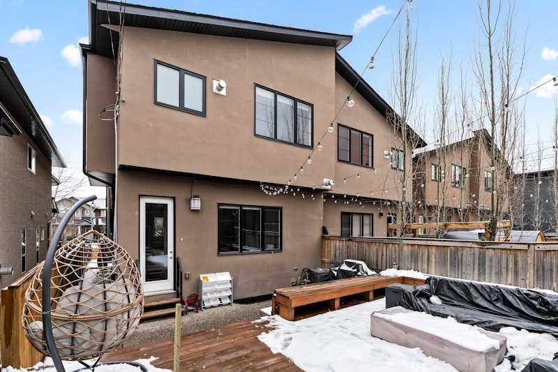 3917 16 Street Sw, Calgary, AB - Outdoor