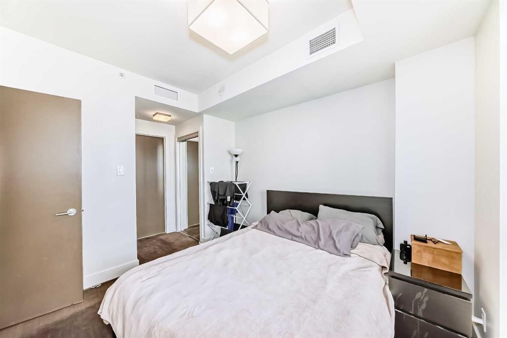 507-10 Shawnee Hill Sw, Calgary, AB - Indoor Photo Showing Bedroom
