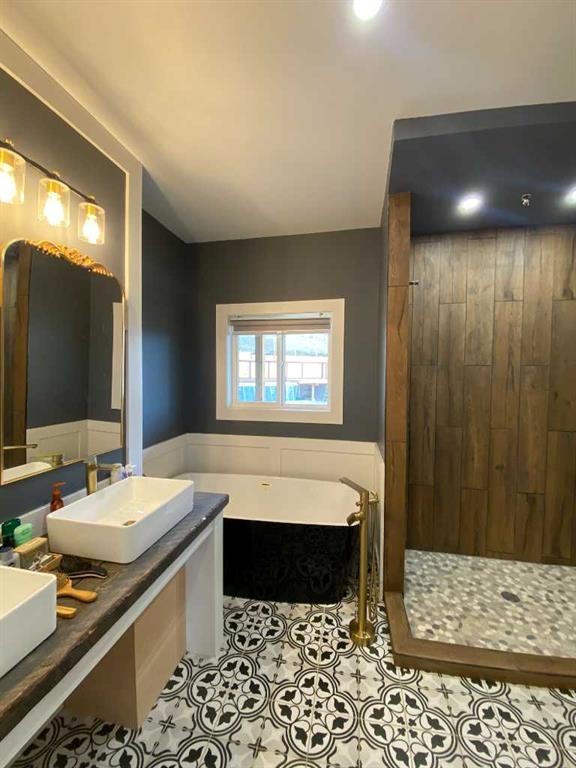 33143 Range Road 60, Rural Mountain View County, AB - Indoor Photo Showing Bathroom