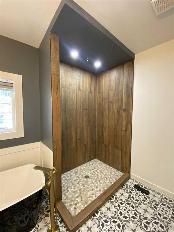 33143 Range Road 60, Rural Mountain View County, AB - Indoor Photo Showing Bathroom