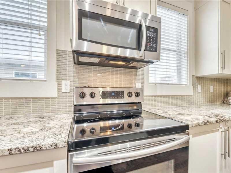 201 Rainbow Falls Glen, Chestermere, AB - Indoor Photo Showing Kitchen With Upgraded Kitchen