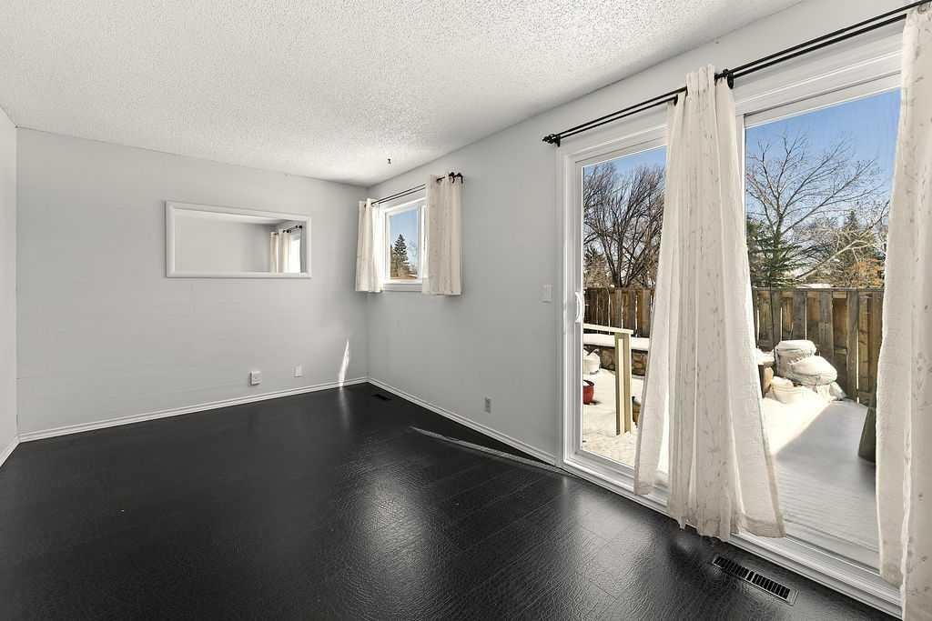 56-5520 1 Avenue Se, Calgary, AB - Indoor Photo Showing Other Room