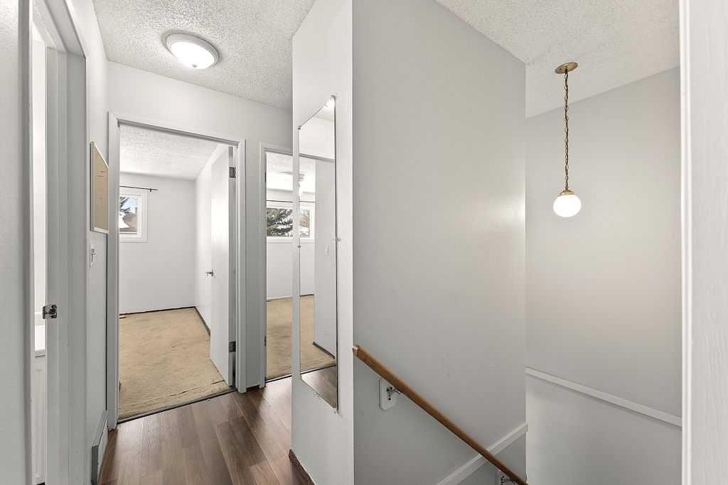 56-5520 1 Avenue Se, Calgary, AB - Indoor Photo Showing Other Room