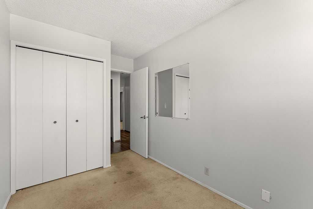 56-5520 1 Avenue Se, Calgary, AB - Indoor Photo Showing Other Room