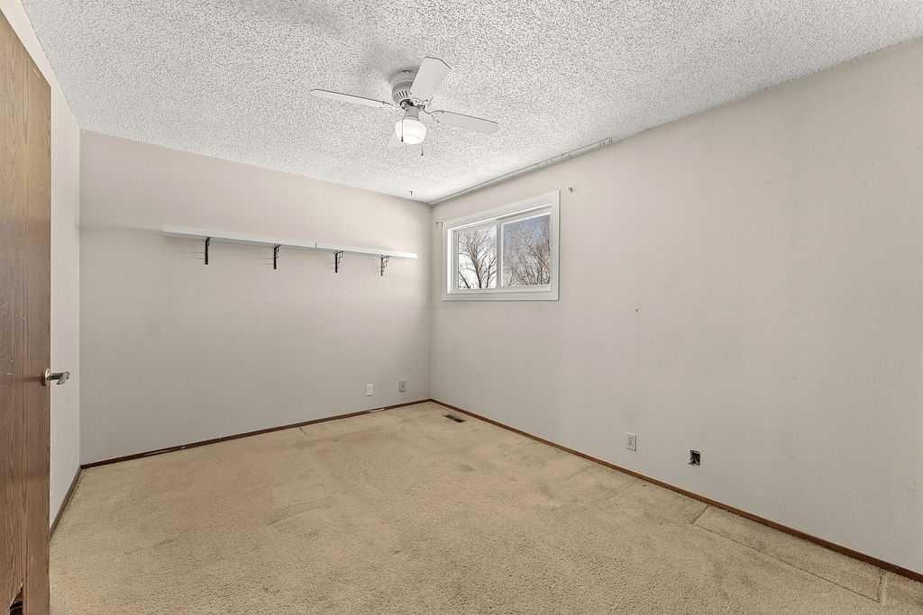 56-5520 1 Avenue Se, Calgary, AB - Indoor Photo Showing Other Room