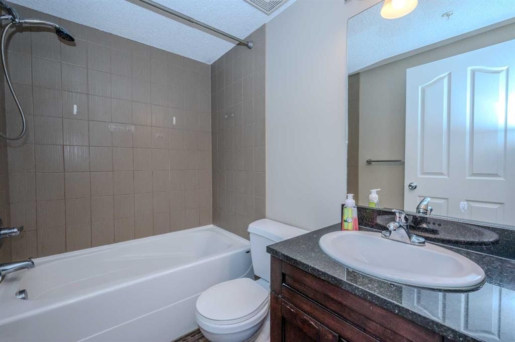 309-355 Taralake Way Ne, Calgary, AB - Indoor Photo Showing Bathroom
