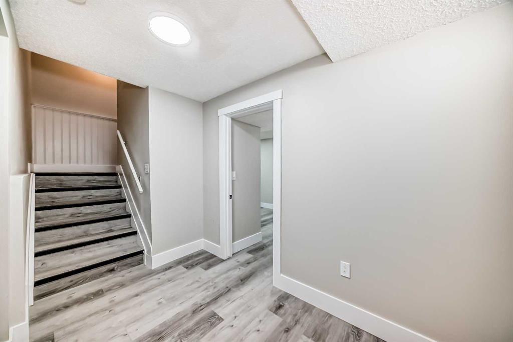 3920 44 Avenue Ne, Calgary, AB - Indoor Photo Showing Other Room