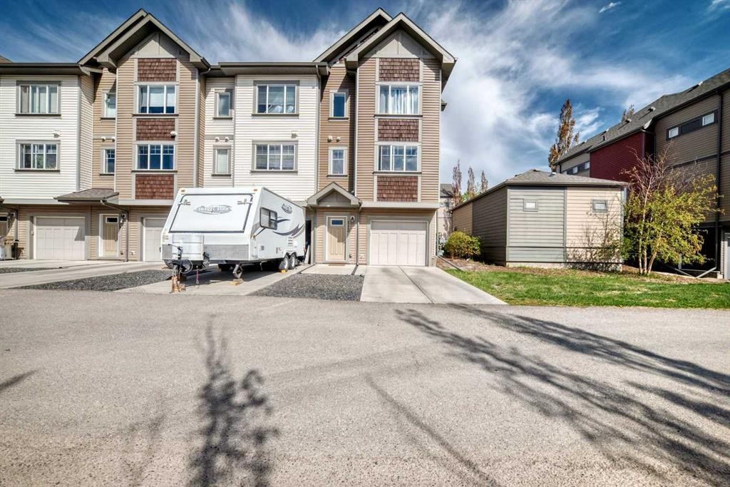 113 Copperpond Row Se, Calgary, AB - Outdoor With Facade