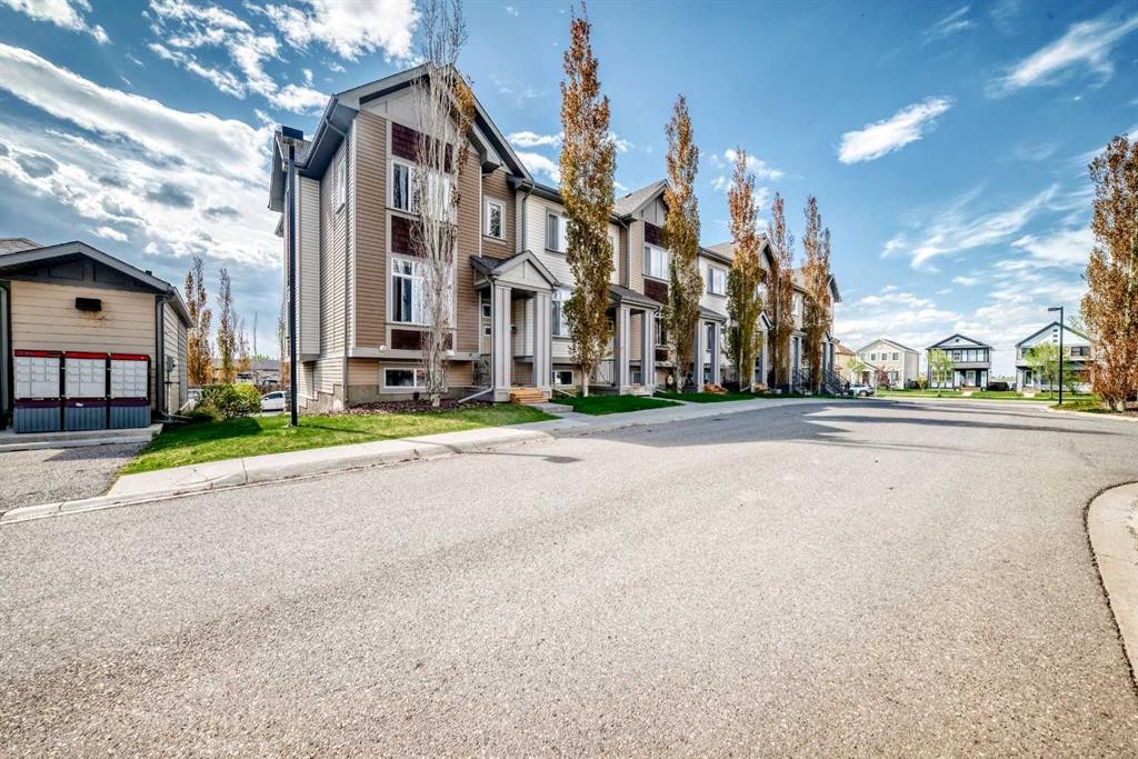 113 Copperpond Row Se, Calgary, AB - Outdoor With Facade