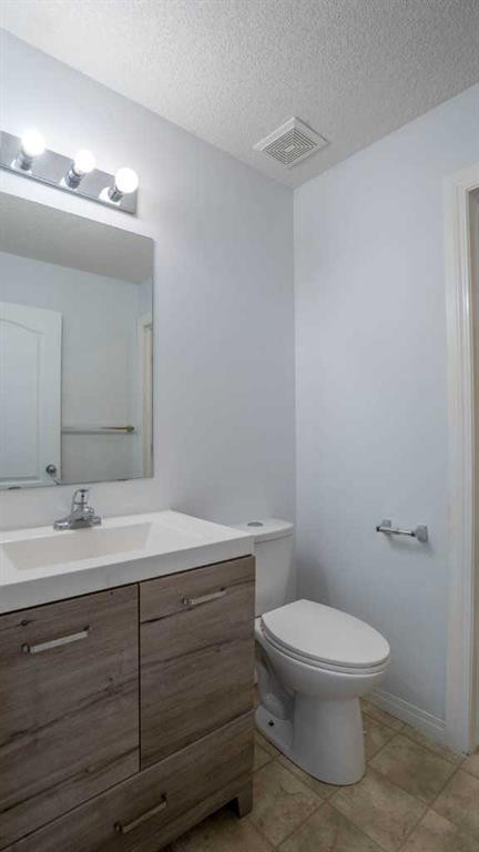 160 Covemeadow Road Ne, Calgary, AB - Indoor Photo Showing Bathroom