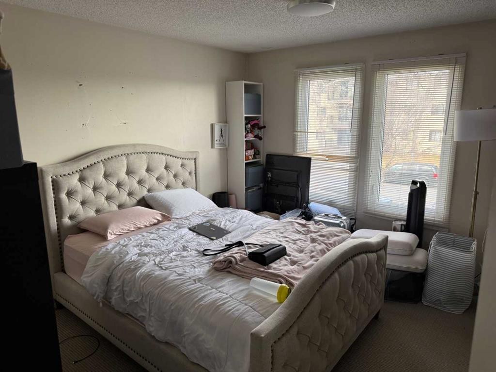 371 Falshire Drive Ne, Calgary, AB - Indoor Photo Showing Bedroom