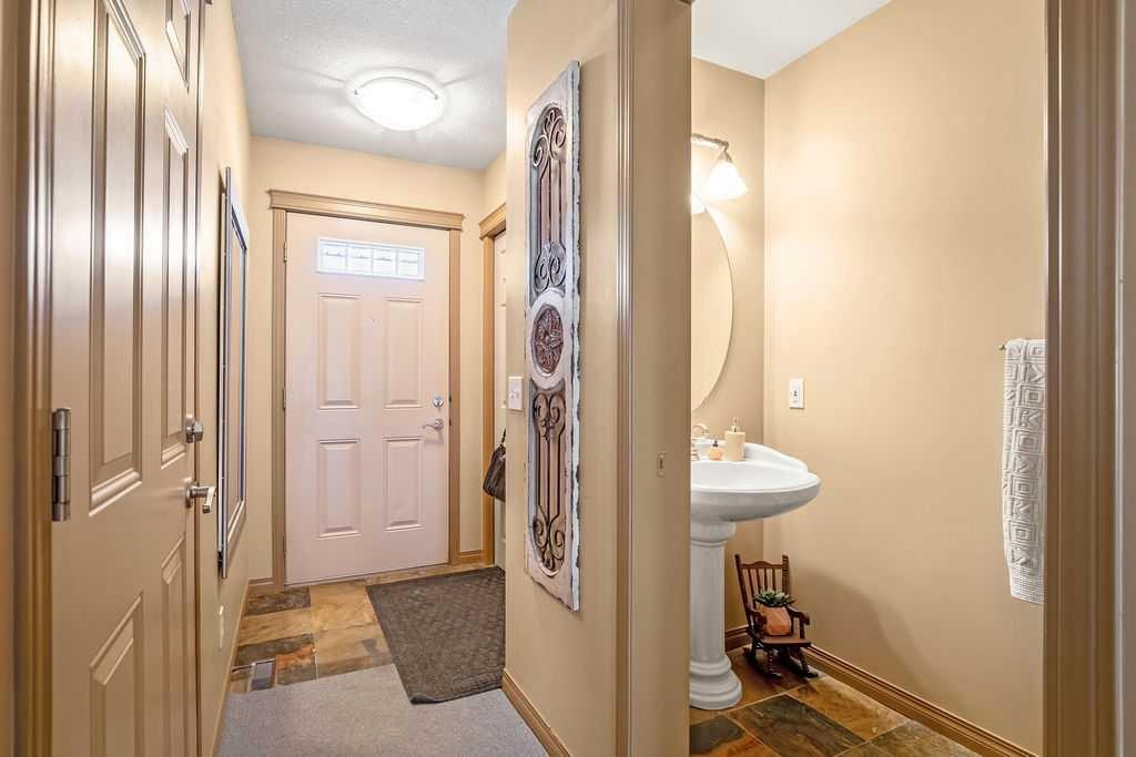49 Spring Meadows Bay, Okotoks, AB - Indoor