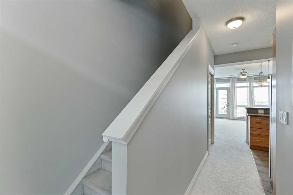 14-133 Rockyledge View Nw, Calgary, AB - Indoor Photo Showing Other Room