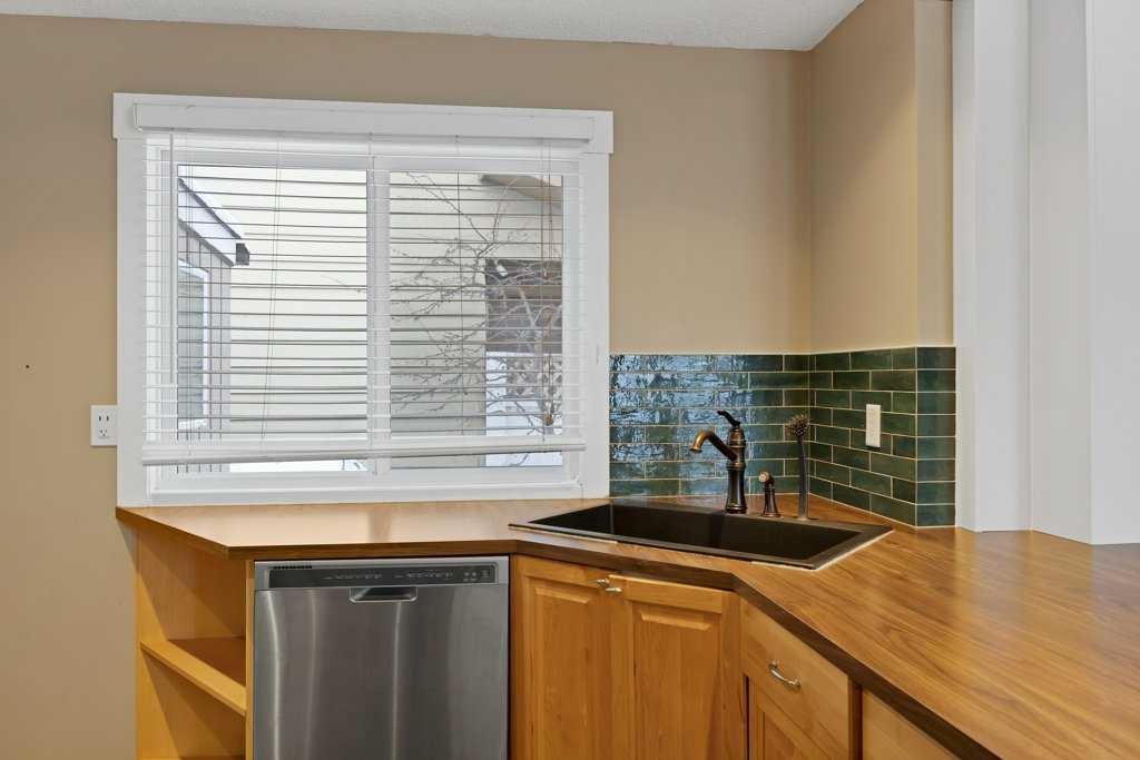 480 Midridge Drive Se, Calgary, AB - Indoor Photo Showing Other Room