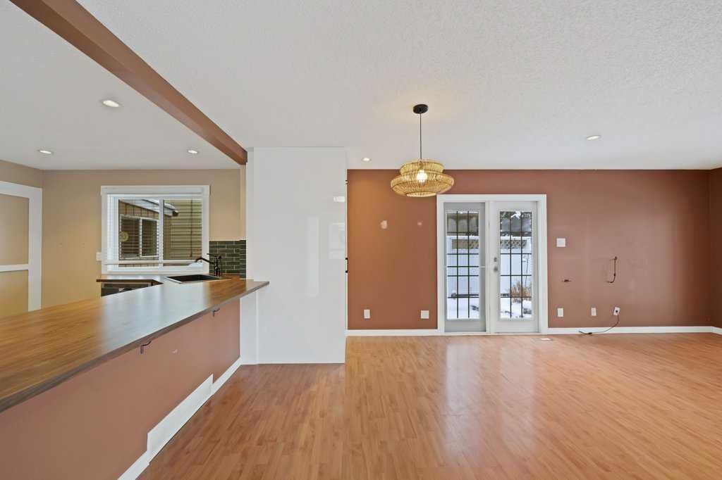480 Midridge Drive Se, Calgary, AB - Indoor Photo Showing Other Room